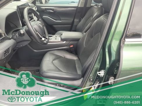 Used 2023 Toyota Highlander Limited AWD/4WD image 3