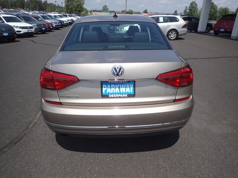 Used 2016 Volkswagen Passat 1.8T SE w/ Lighting Package (P06) image 4