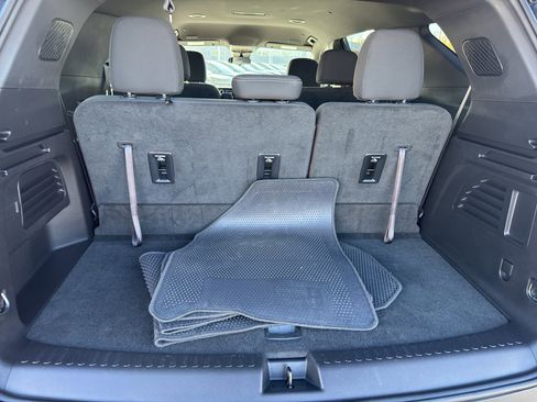 Certified 2025 Chevrolet Traverse LT image 36