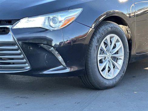 Used 2017 Toyota Camry LE image 8