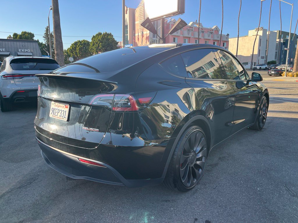 Used 2023 Tesla Model Y Performance AWD/4WD image 4