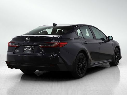 Used 2025 Toyota Camry SE image 5