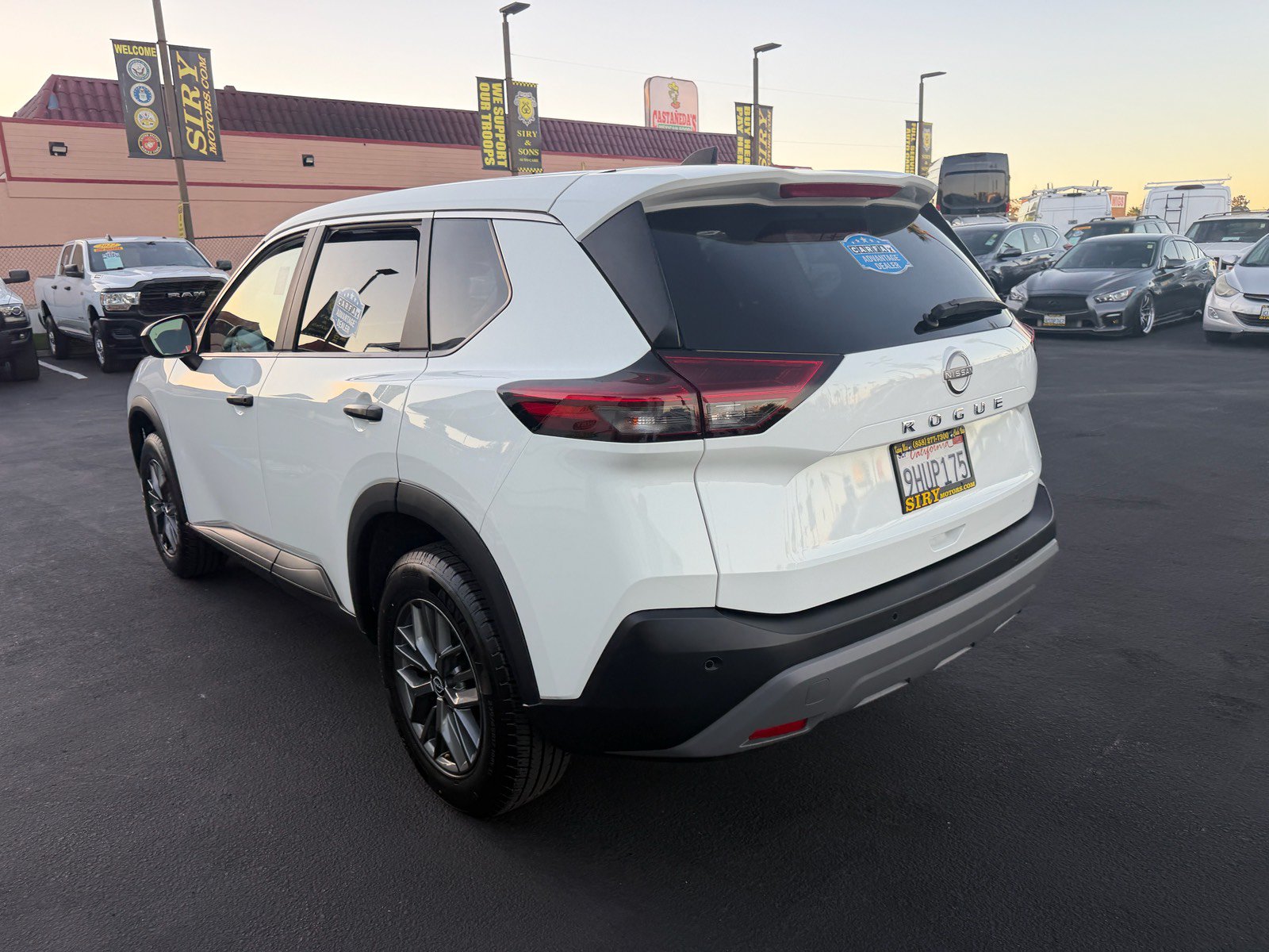 Used 2023 Nissan Rogue S FWD image 5