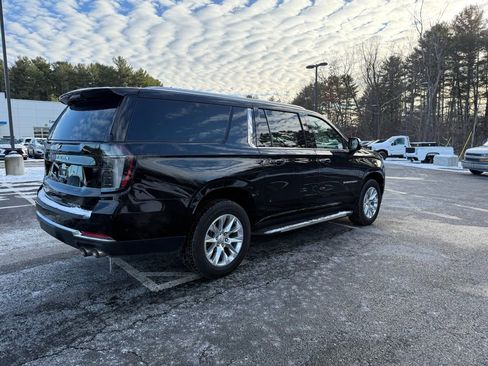 Used 2025 Chevrolet Suburban Premier w/ Sun And Tow Package image 5