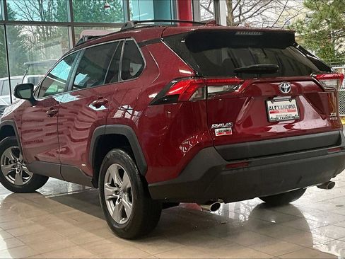 Used 2023 Toyota RAV4 XLE image 11