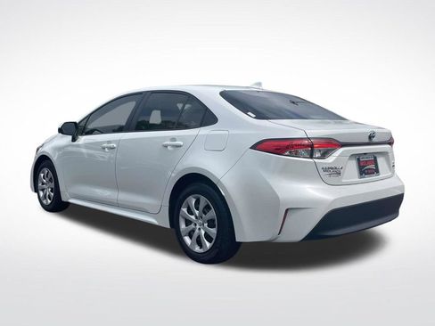 Used 2025 Toyota Corolla LE FWD image 4