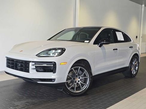 Used 2025 Porsche Cayenne Coupe AWD/4WD image 1