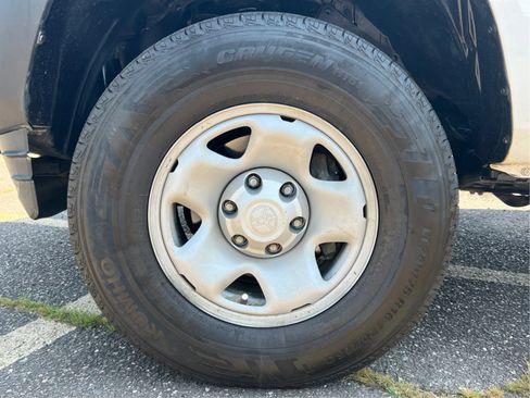 Used 2021 Toyota Tacoma SR AWD/4WD image 27