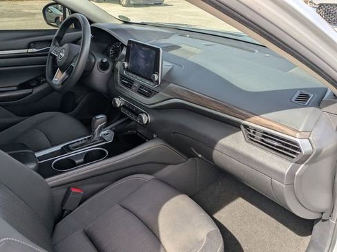 Used 2023 Nissan Altima 2.5 SV image 33