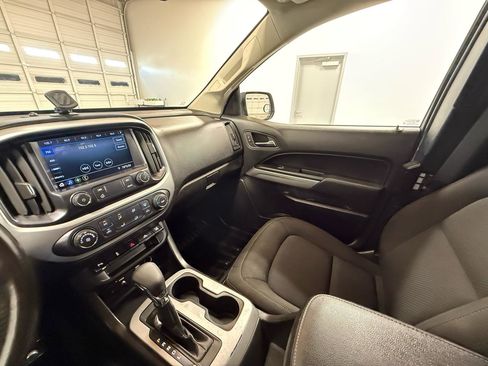 Used 2022 Chevrolet Colorado LT w/ Fleet Safety Package RWD image 19
