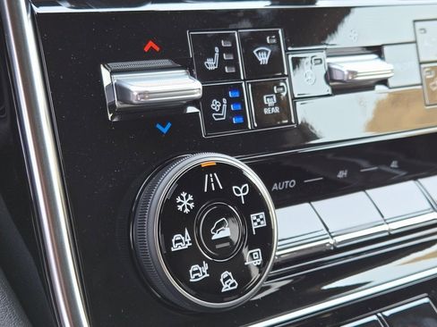 New 2025 Nissan Armada Platinum Reserve image 40