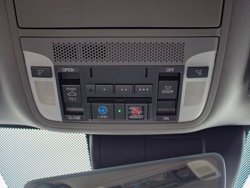 Used 2015 Acura TLX w/ Technology Package FWD image 32