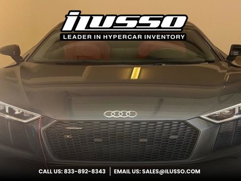 Used 2018 Audi R8 V10 w/ Premium Package image 1