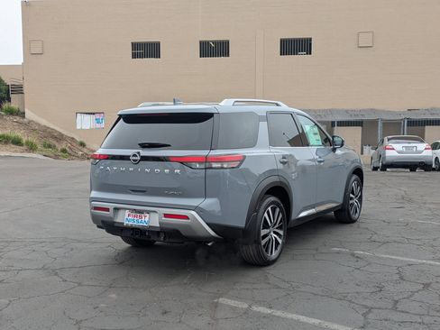 New 2025 Nissan Pathfinder Platinum w/ Cargo Package image 5