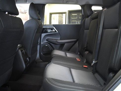 New 2026 Mitsubishi Outlander ES AWD/4WD image 18