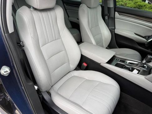 Used 2018 Honda Accord Touring image 11