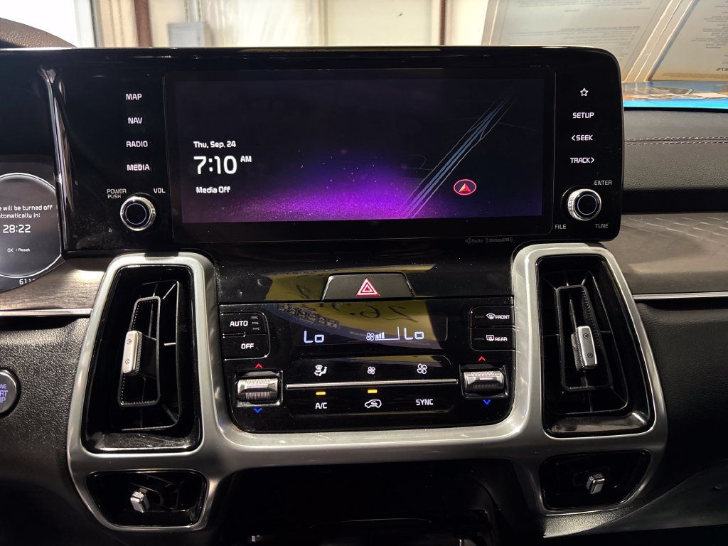 Used 2023 Kia Sorento SX AWD/4WD image 18