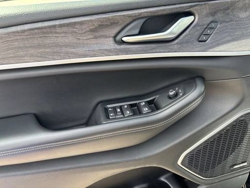 Certified 2022 Jeep Grand Cherokee L Limited w/ Black Appearance Package AWD/4WD image 13