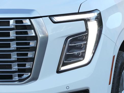 Used 2025 GMC Yukon Denali image 9