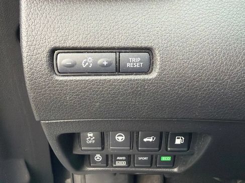 Used 2020 Nissan Rogue SL w/ Premium Package AWD/4WD image 18