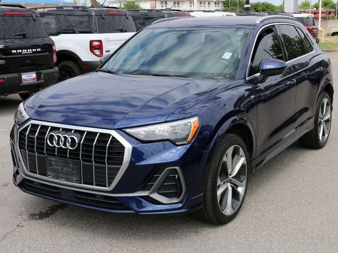 Used 2021 Audi Q3 2.0T Premium w/ Convenience Package AWD/4WD image 2