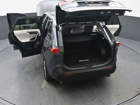 Used 2022 Toyota RAV4 XLE image 49