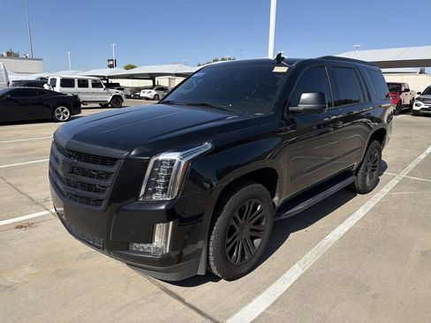 Used 2020 Cadillac Escalade 2WD image 1