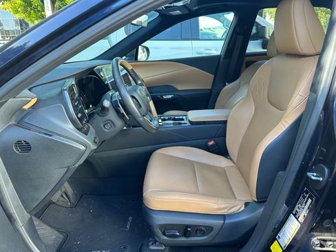 Used 2024 Lexus RX 350 Premium w/ Convenience Package FWD image 2