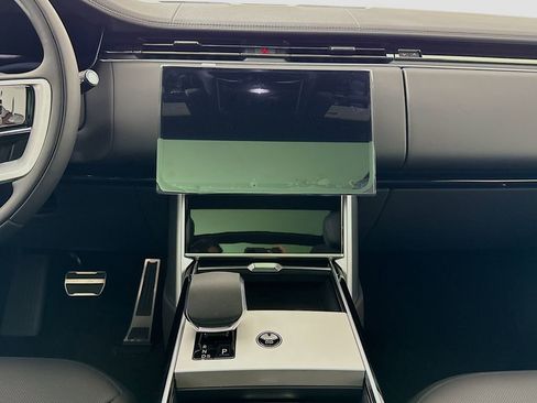 New 2026 Land Rover Range Rover Long Wheelbase SE AWD/4WD image 14