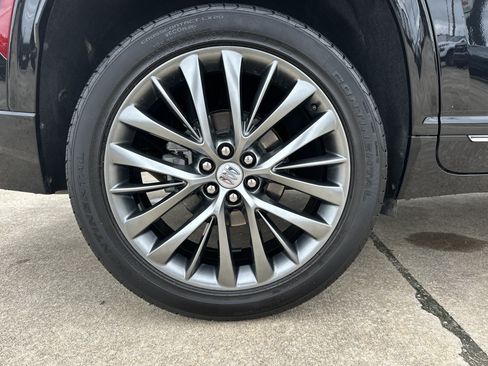 Certified 2025 Buick Enclave Avenir w/ Super Cruise Package AWD/4WD image 18