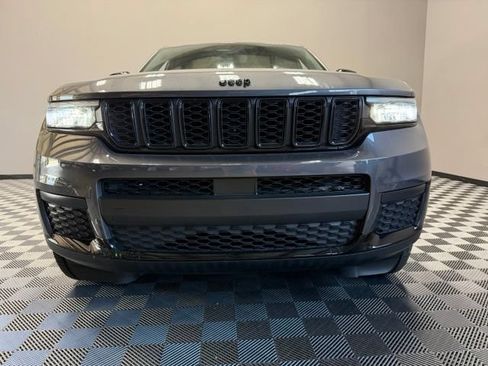 Used 2023 Jeep Grand Cherokee L Laredo AWD/4WD image 3