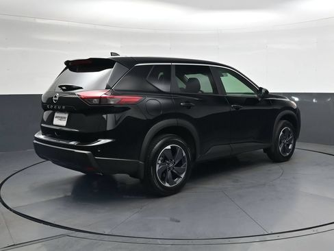 Certified 2026 Nissan Rogue SV FWD image 5