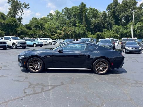 Used 2025 Ford Mustang GT Premium RWD image 3