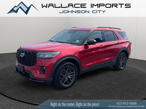 Used 2025 Ford Explorer ST-Line w/ ST-Line Street Pack AWD/4WD image 2