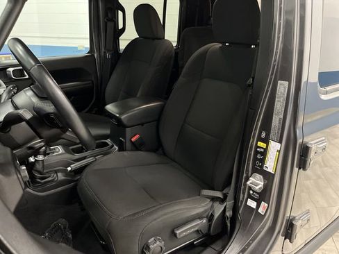 Used 2022 Jeep Gladiator Willys image 4