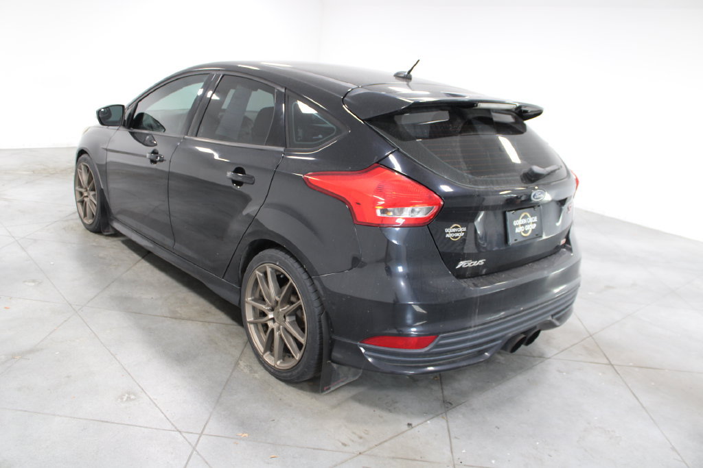 Used 2017 Ford Focus ST FWD image 7
