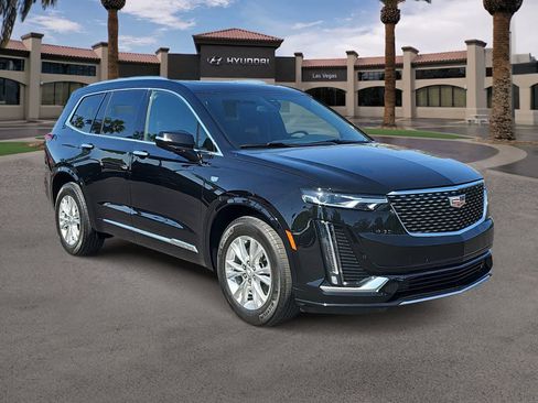 Used 2023 Cadillac XT6 Luxury AWD/4WD image 2