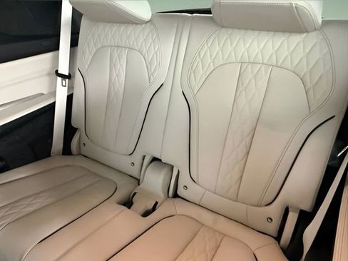 Used 2026 BMW X7 xDrive40i w/ M Sport Package AWD/4WD image 24