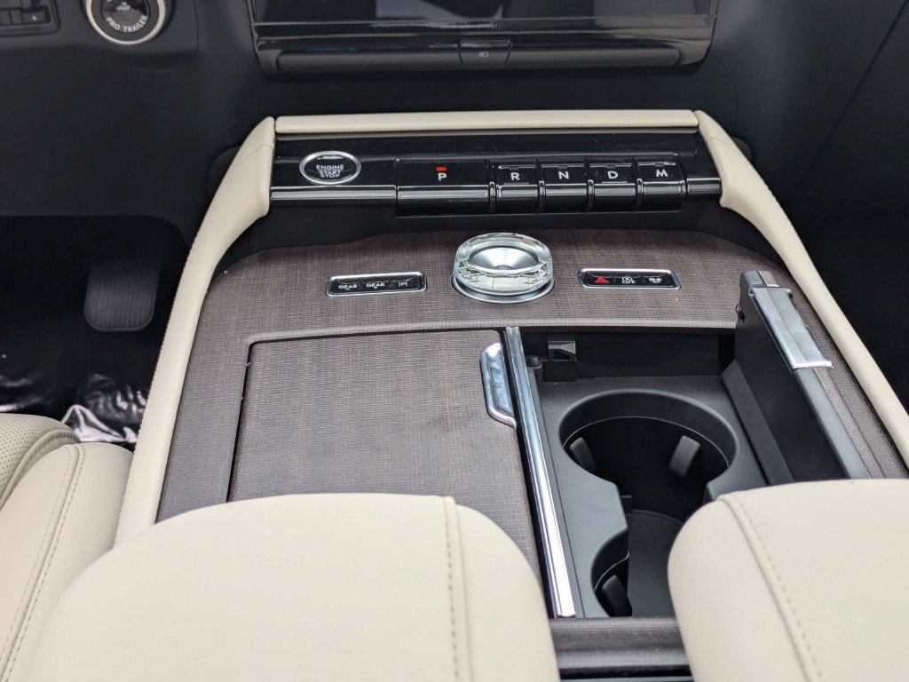 New 2027 Lincoln Navigator Reserve AWD/4WD image 23