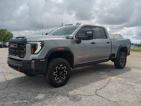 Used 2024 GMC Sierra 2500 AT4X AWD/4WD image 6