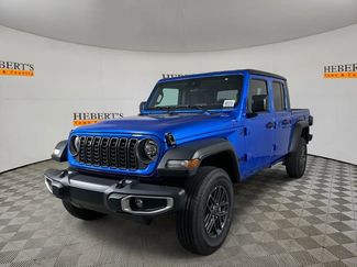 New 2025 Jeep Gladiator Sport video 1