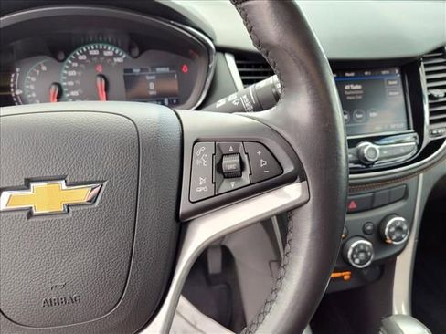 Certified 2022 Chevrolet Trax LT w/ LT Convenience Package image 16