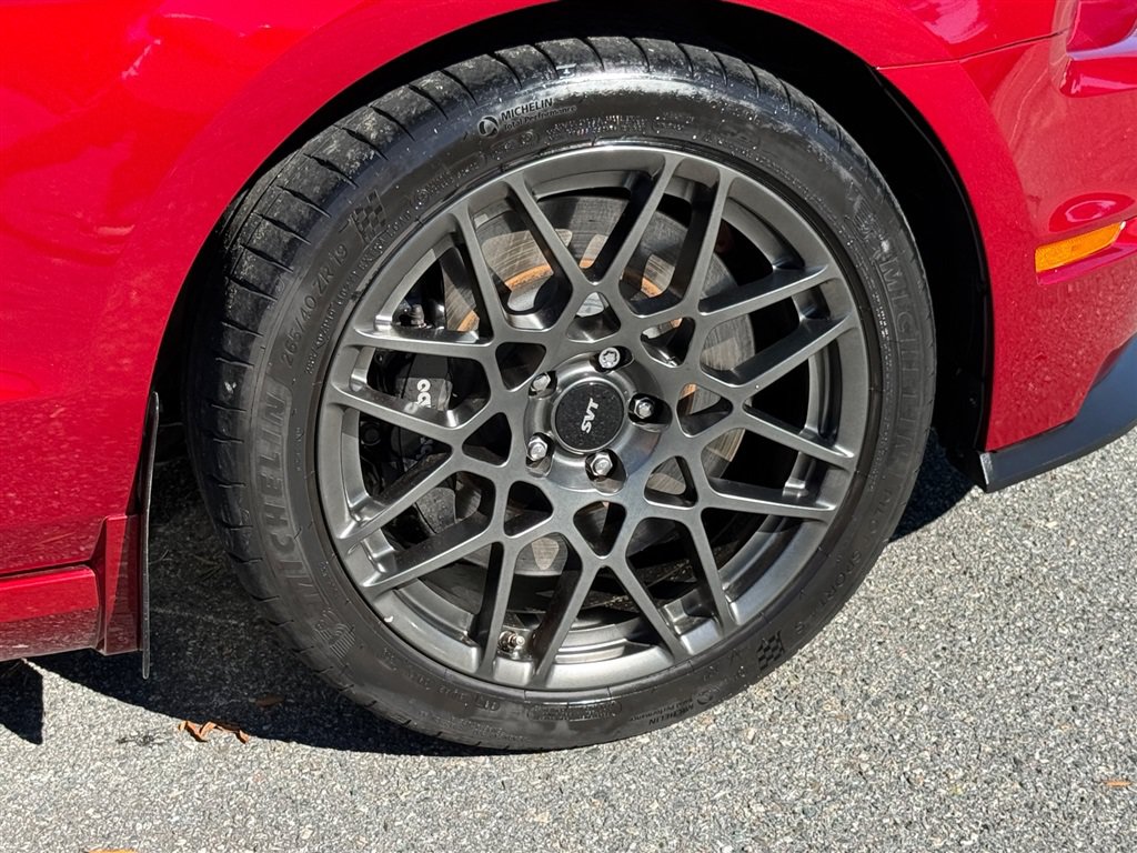 Used 2014 Ford Mustang Shelby GT500 w/ Equipment Group 821A RWD image 30