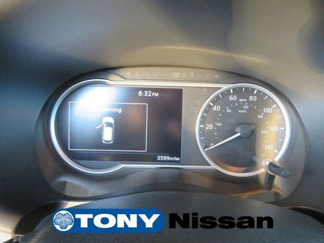 Used 2018 Nissan Kicks SV FWD image 17