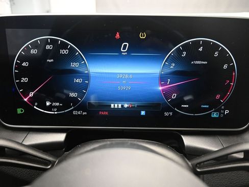 Used 2024 Mercedes-Benz GLC 300 4MATIC image 10