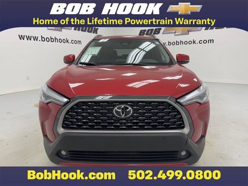 Used 2024 Toyota Corolla Cross XLE image 2