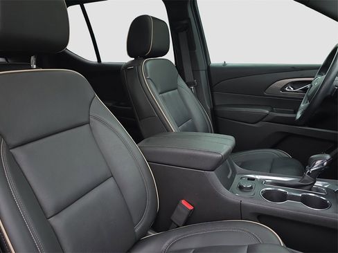 Used 2023 Chevrolet Traverse Premier w/ Redline Edition image 19