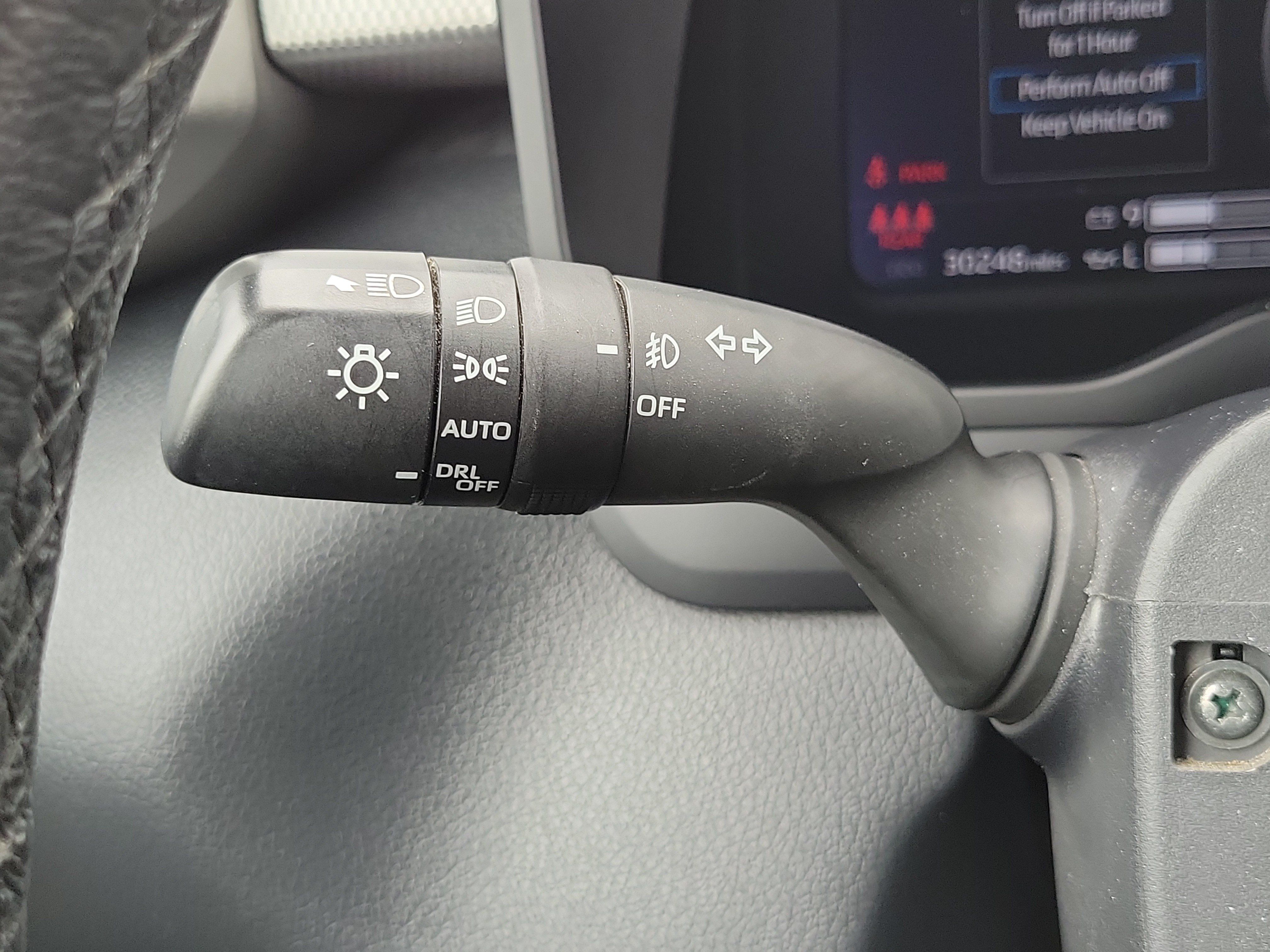 Used 2025 Toyota Tundra Limited AWD/4WD image 25