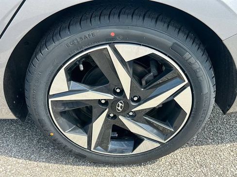 Used 2022 Hyundai Elantra Limited w/ Cargo Package FWD image 31