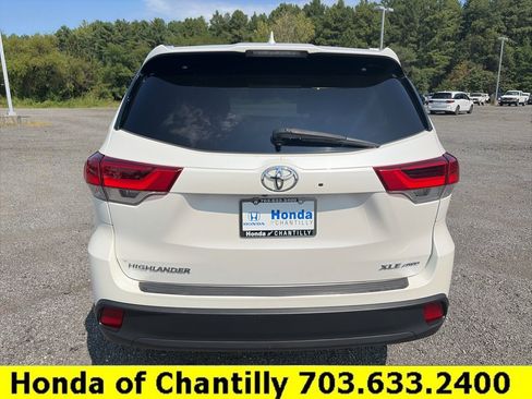 Used 2019 Toyota Highlander XLE AWD/4WD image 6